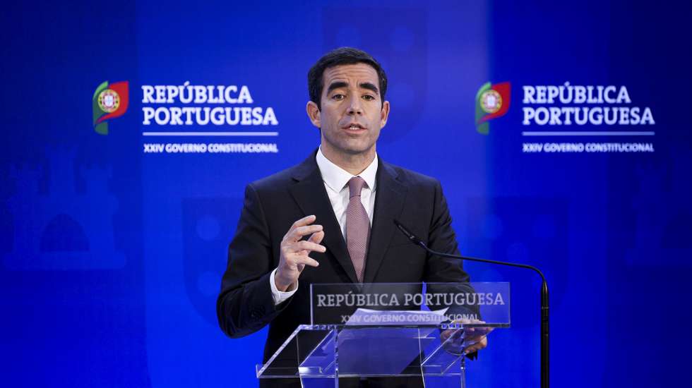 O ministro da Presidência, António Leitão Amaro, durante a conferência de imprensa após a reunião do Conselho de Ministros, no Campus XXI, em Lisboa, 24 de outubro de 2024. FILIPE AMORIM/LUSA