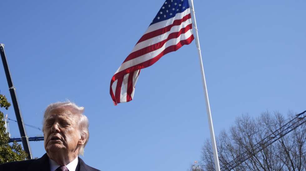 epa12782095 US President Donald Trump speaks to the members of the media on the South Lawn of the White House before boarding Marine One helicopter en route Corpus Christi, Texas and Palm Beach, Florida, in Washington, DC, USA, 27 February 2026.  EPA/YURI GRIPAS / POOL