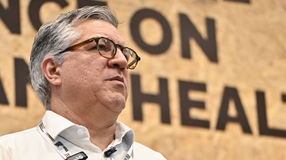 epa12271185 Brazilian Health Minister Alexandre Padilha participates in the 2025 Global Conference on Climate and Health at the International Convention Center in Brasilia, Brazil, 29 July 2025. Brasilia is hosting the 2025 Global Conference on Climate and Health, where international authorities and specialists will define an 'action plan' to adapt the health sector to climate change ahead of COP30, with the support of the World Health Organization (WHO).  EPA/ANDRE BORGES