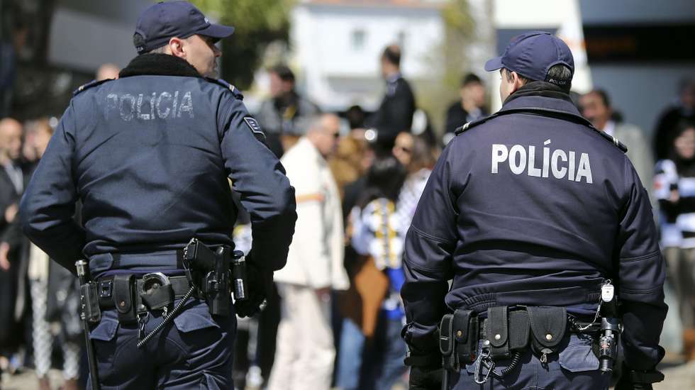 No jogo entre Leixões e Torreense, a PSP intercetou um adepto que estava proibido de entrar no estádio devido a comportamento incorreto para com agentes desportivos e polícia