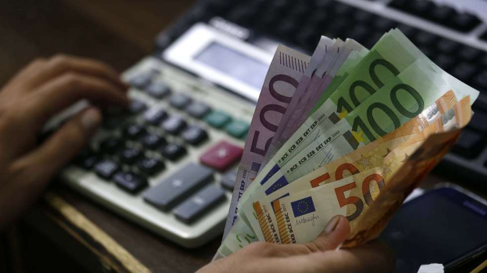 Os salários começam a ser pagos ao dia 20