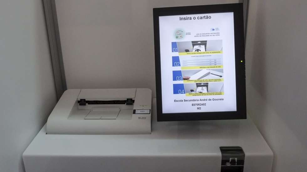 Parlamento aprova regime excecional de voto em mobilidade no dia das europeias