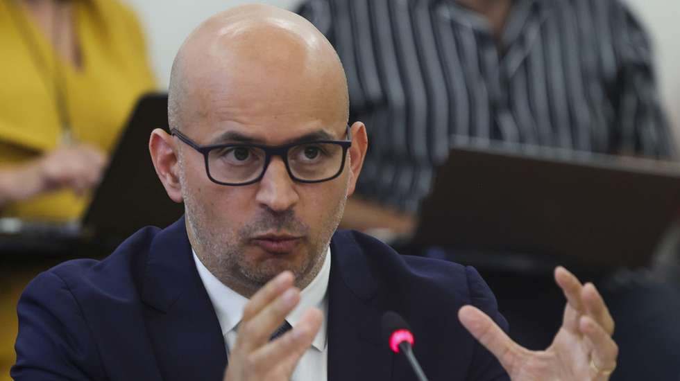 O ex-ministro das Finanças, João Leão, durante a audição na Comissão Parlamentar de Inquérito à Tutela Política da Gestão da TAP na Assembleia da República, Lisboa, 06 de junho de 2023.    MANUEL DE ALMEIDA/LUSA