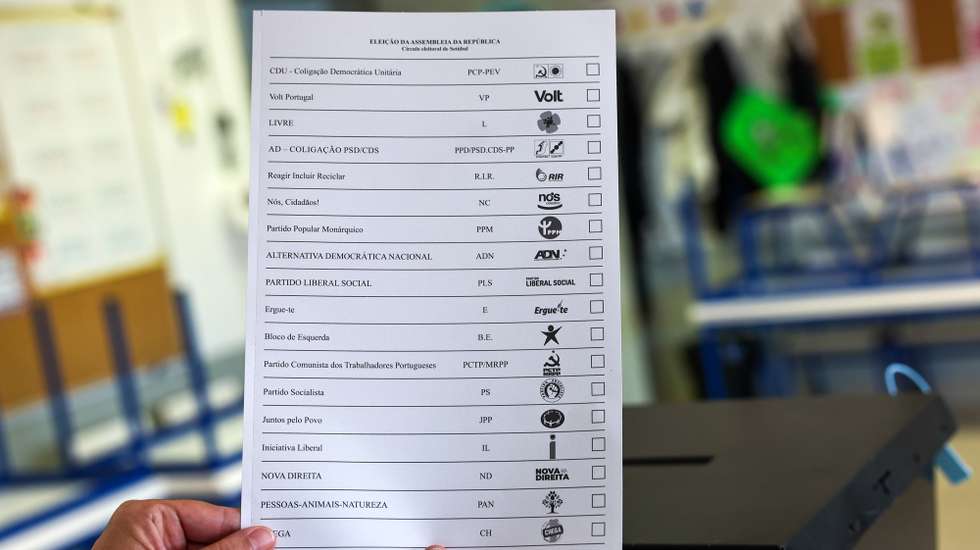 A voter with a ballot paper for the parliamentary elections at a polling station in Moita, near of Lisbon, Portugal, 18 May 2025. More than 10.8 million voters living in Portugal and abroad will be asked to vote in these early parliamentary elections on 18 May and choose from among the 20 competing political forces the party they believe should form the next government and elect the 230 seats of the Assembly of the Republic for the next legislature. ANTONIO COTRIM/LUSA