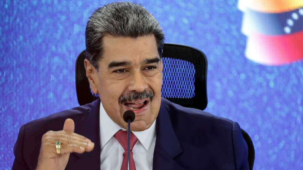 epa12381170 Venezuelan President Nicolas Maduro gestures as he speaks during a press conference in Caracas, Venezuela, 15 September 2025. Maduro stated that his country is exercising its legitimate right to defense against what he termed 'aggression' by the United States, after the US deployed warships to the Caribbean to combat drug trafficking.  EPA/MIGUEL GUTIERREZ