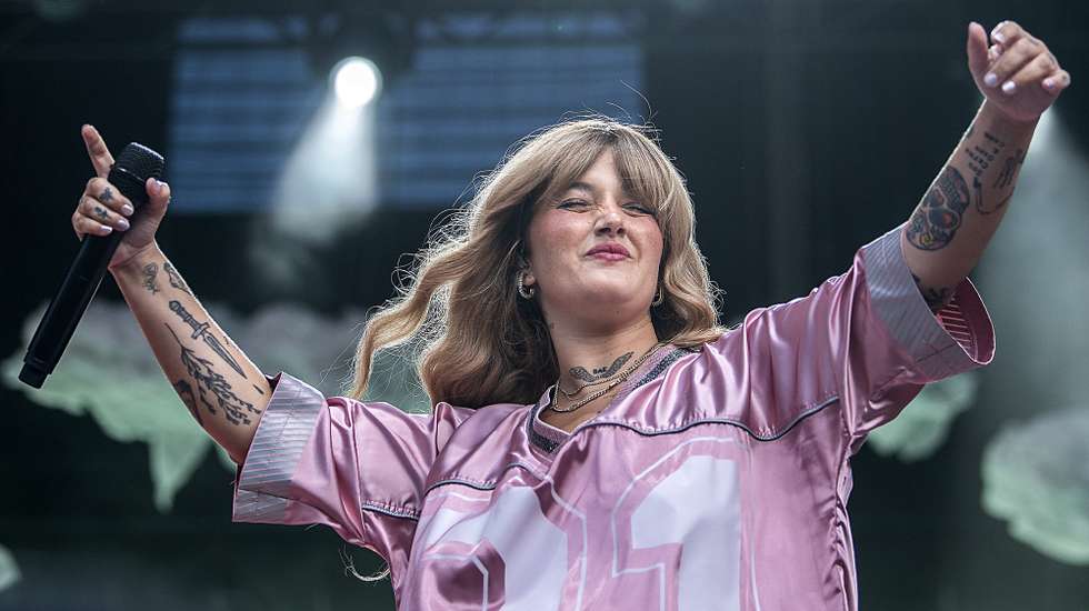 Portuguese singer Carolina Deslandes performs live in concert on the second day of the Mares Vivas Festival, that runs until 16 July, in Madalena, Vila Nova de Gaia, Portugal, 15 July 2023. RUI MANUEL FARINHA/LUSA