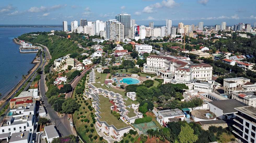 Fotografia aérea sobre o hotel Polana, em Maputo, Moçambique, 23 de abril de 2020. ANTÓNIO SILVA/LUSA