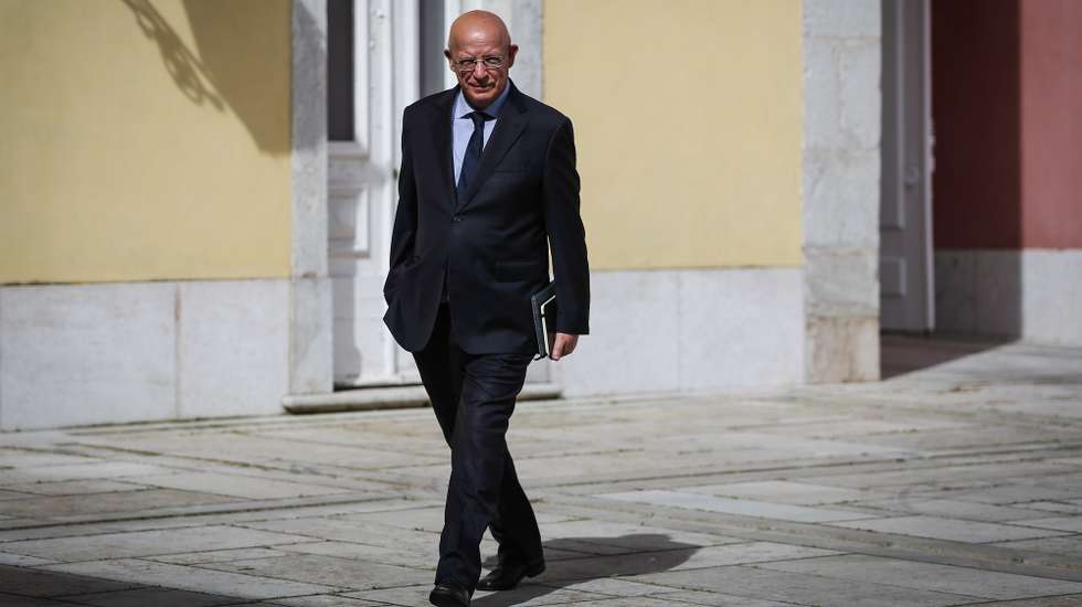 O presidente da Assembleia da República, Augusto Santos Silva, à chegada para participar na reunião do Conselho de Estado, sobre o tema com “Fundos Europeus em Portugal”, no Palácio da Cidadela, em Cascais, 29 de março de 2023. RODRIGO ANTUNES/LUSA