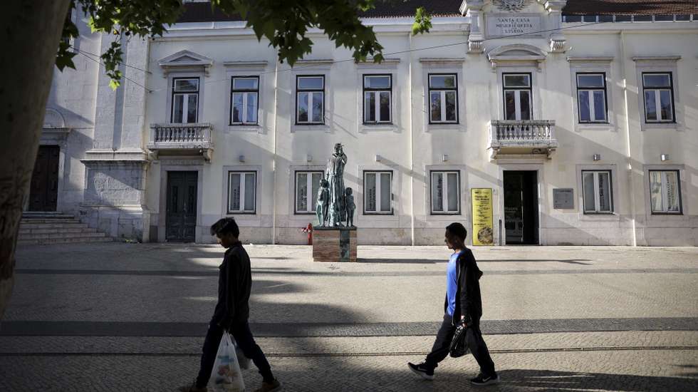 Fachada do edifício da Santa Casa da Misericórdia de Lisboa, 16 de abril de 2024. Museu de São Roque. Estátua do Padre António Vieira. CARLOS M. ALMEIDA/LUSA