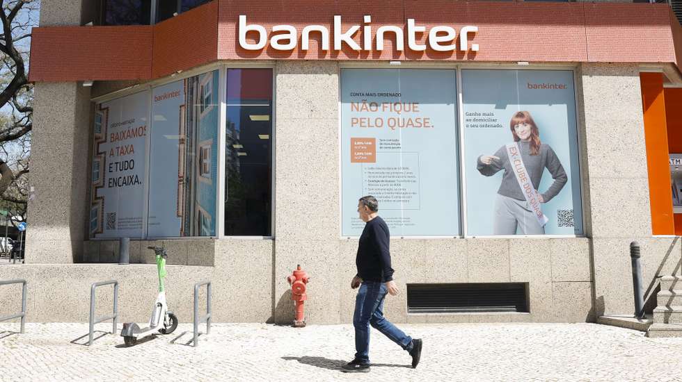 Sucursal do Banco Bankinter, em Lisboa, 24 de abril de 2025. O grupo financeiro Bankinter, presente em Portugal desde 2016, teve lucros de 270,1 milhões de euros no primeiro trimestre deste ano, um aumento de 34,5% do que no mesmo período de 2024. ANTÓNIO PEDRO SANTOS/LUSA