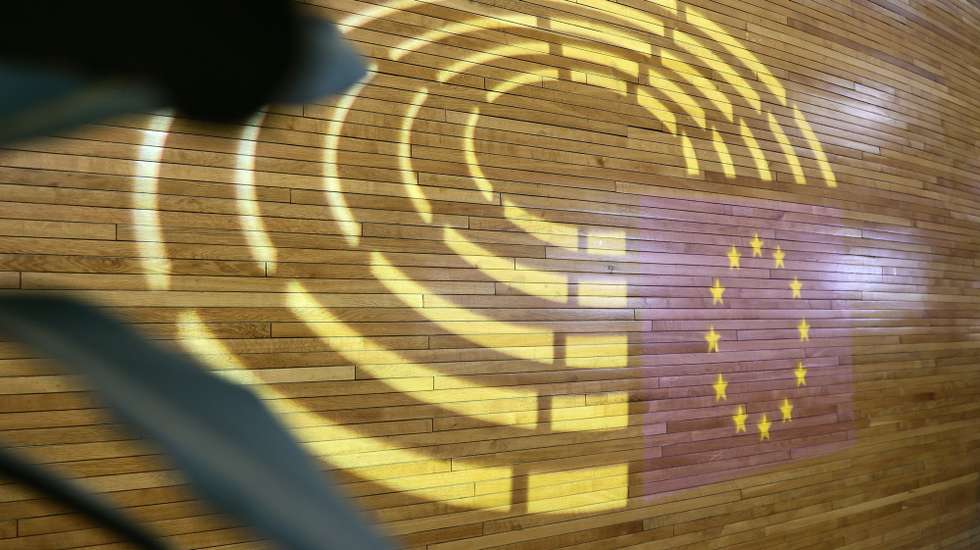 epa12364068 A Logo of European Parliament seen on a wall at the European Parliament in Strasbourg, France, 09 September  2025. The current plenary session runs from 08 until 11 September 2025.  EPA/RONALD WITTEK