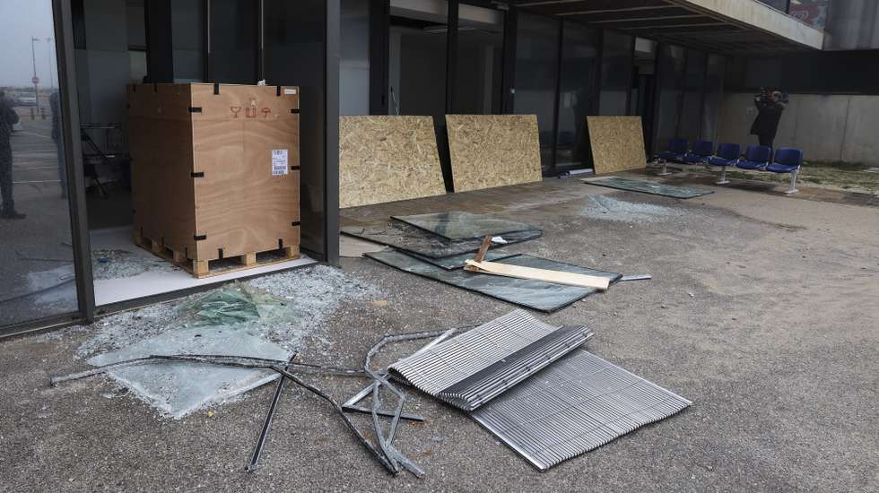 A passagem da depressão Kristin na Figueira da Foz fez causou destruição no Hospital Distrital da Figueira da Foz, na Figueira da Foz, 28 de janeiro de 2026. PAULO NOVAIS / LUSA