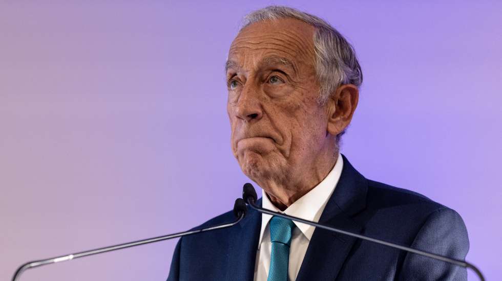 O presidente da República, Marcelo Rebelo de Sousa, discursa durante o encerramento da conferência "Cidade Azul" coorganizada pelo jornal Público e pela Câmara Municipal do Porto, no Pavilhão Rosa Mota, Porto, 12 de maio de 2023. JOSÉ COELHO/LUSA