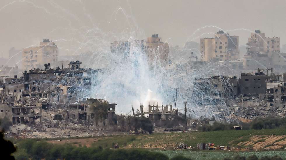 epa10947090 Smoke rises from the northern part of the Gaza Strip as a result of an Israeli airstrike, at an undisclosed location near the border with Gaza, in Israel, 29 October 2023. The IDF conducted targeted raids in the Gaza Strip on 28 October and struck dozens of targets belonging to the Hamas militants, the IDF confirmed. More than 7,600 Palestinians and at least 1,300 Israelis have been killed, according to the IDF and the Palestinian health authority, since Hamas militants launched an attack against Israel from the Gaza Strip on 07 October, and the Israeli operations in Gaza and the West Bank which followed it.  EPA/HANNIBAL HANSCHKE
