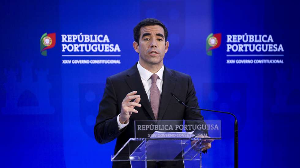 O ministro da Presidência, António Leitão Amaro, durante a conferência de imprensa após a reunião do Conselho de Ministros, no Campus XXI, em Lisboa, 24 de outubro de 2024. FILIPE AMORIM/LUSA