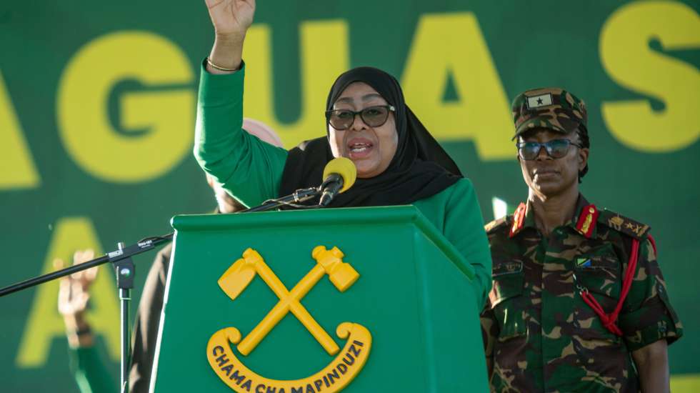epa12330200 Tanzania's President Samia Suluhu Hassan speaks during the launch of her presidential campaign rally in Dar es Salam, Tanzania, 28 August 2025. Hassan a member of the ruling Chama Cha Mapinduzi party launched her first presidential bid. She assumed the office in 2021 following the death of her predecessor John Magufuli.  EPA/ANTHONY SIAME