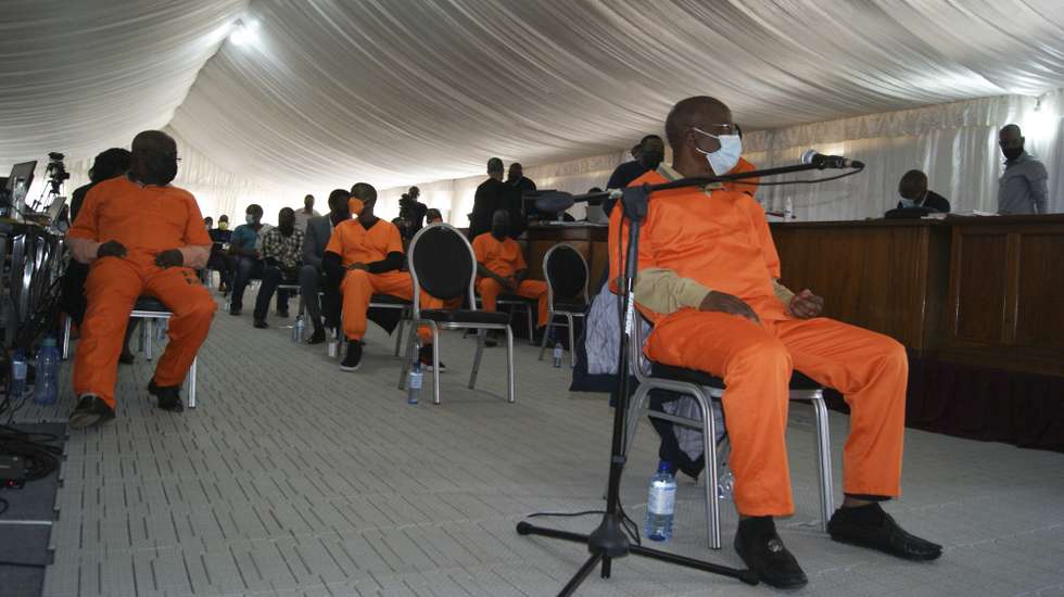 Gregório Leão, antigo diretor do Serviço de Informações e Segurança do Estado (SISE) de Moçambique e réu no caso das dívidas ocultas, Maputo, Moçambique, 27 de setembro de 2021. Decorre em Moçambique, desde agosto, o julgamento de 19 arguidos acusados de envolvimento no caso das ‘dívidas ocultas’, um esquema que envolveu altas figuras do Estado moçambicano, bancos internacionais e estaleiros navais (ACOMPANHA TEXTO). LUÍSA NHANTUMBO/LUSA