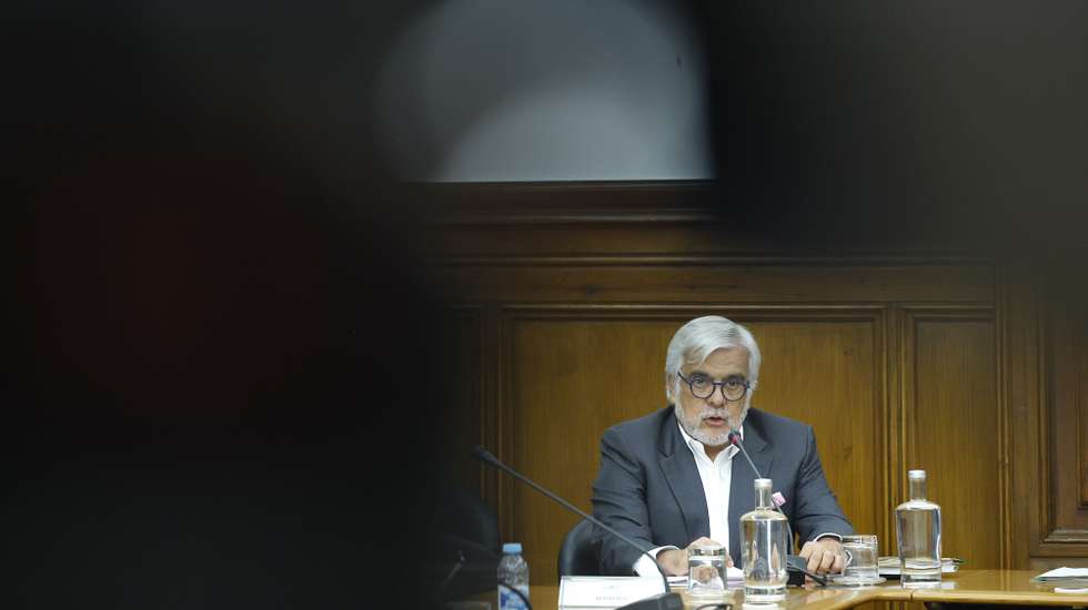 O presidente da Comissão Executiva do Global Media Group (GMG), José Paulo Fafe, discursa durante a sua audição na Comissão de Cultura, Comunicação, Juventude e Desporto, sobre o GMG, na Assembleia da República, em Lisboa, 09 de janeiro de 2024. ANTÓNIO PEDRO SANTOS/LUSA
