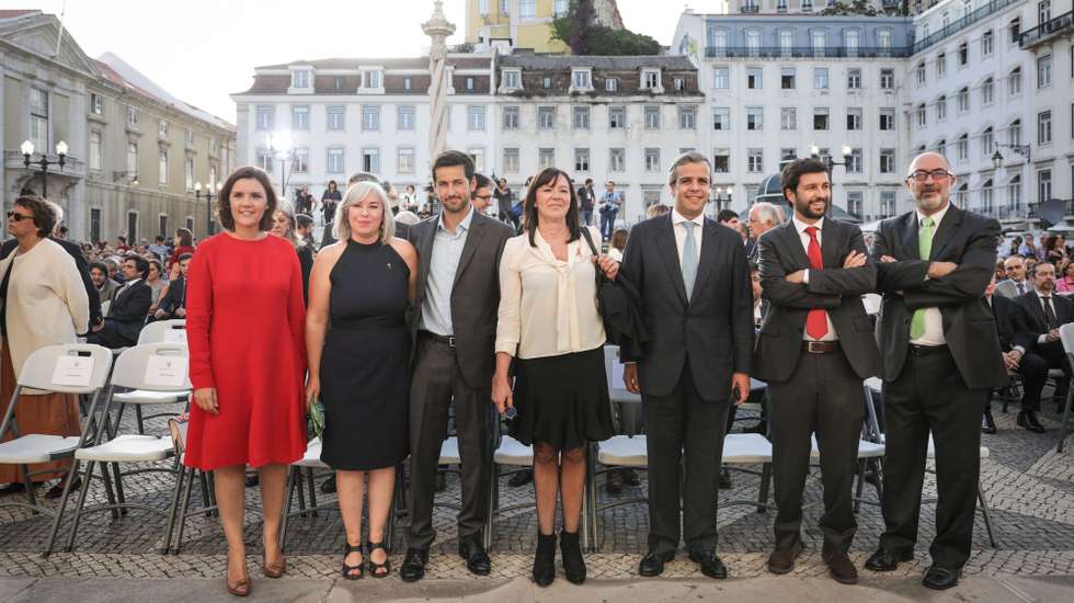 Os vereadores da Câmara de Lisboa durante a tomada de posse dos órgãos da cidade, em 2017. Paula Marques (segunda à esquerda) é presidente da CPL e vereadora da Habitação