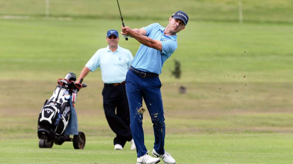 epa05954974 Canada's Mike Weir plays a shot during the Open de Portugal Pro-Am 2017 golf tournament at Morgado Golf Resort in Portimao, southern Portugal, 10 May 2017.  EPA/LUIS FORRA