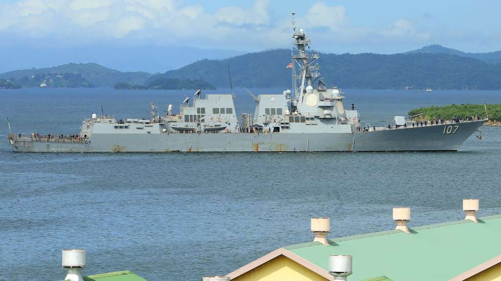 epa12484681 The US Navy destroyer USS Gravely (DDG 107) arrives in Port of Spain, Trinidad and Tobago, 26 October 2025. The USS Gravely will conduct military exercises over several days as part of Washington's naval deployment in the Caribbean Sea.  EPA/Andrea de Silva