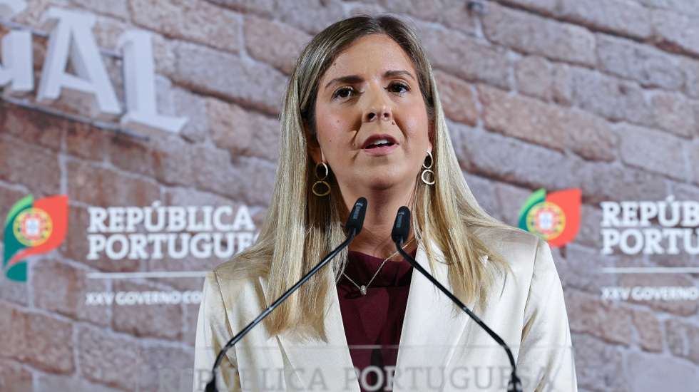 Margarida Balseiro Lopes, ministra da Cultura, Juventude e Desporto, intervém durante a conferência de imprensa após a reunião do Conselho de Ministros, no Paço dos Duques de Bragança, em Guimarães, 03 de julho de 2026. ESTELA SILVA/LUSA