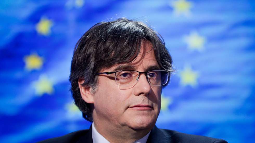 epaselect epa09063279 Member of European Parliament Catalonia's former regional president Carles Puigdemont is interviewed by TV show 'La Faute a l'Europe?' at the European Parliament in Brussels, Belgium, 09 March 2021. The European Parliament on 09 March voted in favor of stripping Puigdemont and two of his associates of immunity. Spain had requested the extradition of Puigdemont, who fled to Belgium in October 2017 after a referendum on the independent of Catalonia.  EPA/STEPHANIE LECOCQ
