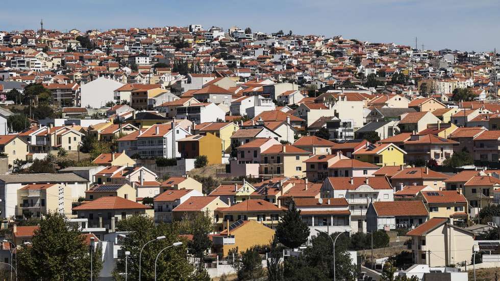 Prestação da casa agrava-se em todos os prazos mas subida abranda em dezembro