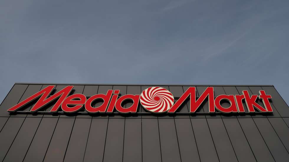 epa07366551 A general outside view of a Mediamarkt during the company's general assembly meeting in Duesseldorf, Germany, 13 February 2019. Ceconomy AG is a listed German trading company and operates the consumer electronics chains Mediamarkt and Saturn.  After a crisis year, the electronics trading holding Ceconomy prepares its shareholders for hard cuts, the share had lost two thirds of its value last year.  EPA/FRIEDEMANN VOGEL