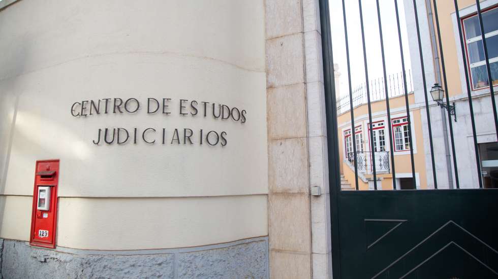 A falta de magistrados no MP levou o procurador-geral da República a decidir, nos dois últimos movimentos anuais de magistrados, a acumulação de diferentes áreas funcionais por um mesmo procurador