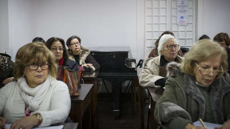 "Os preconceitos relativamente a quem é pobre e a quem tem um percurso laboral intermitente são hipertrofiados e transformados em tendência social dominante", acrescentou ainda José João Lucas