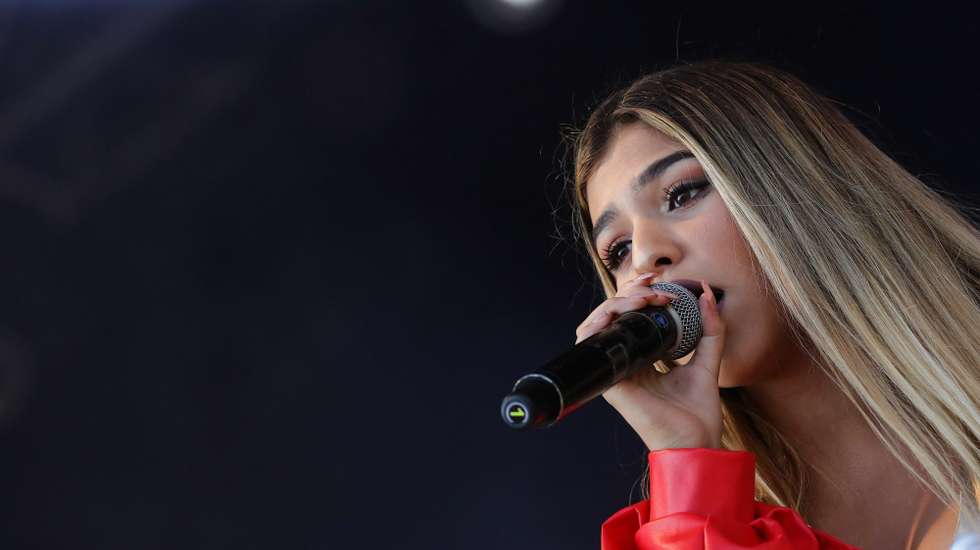 A cantora portuguesa vai abrir todos os concertos dos Coldplay em Coimbra
