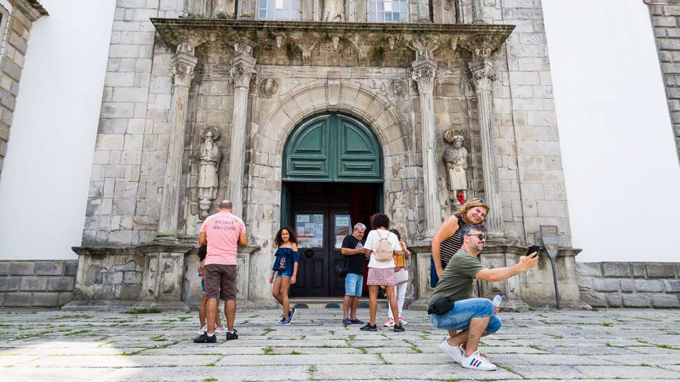 Classificada como Monumento Nacional, a construção da Igreja de S. Domingos remonta ao século XVI, tendo sido alvo de obras ao longo dos dois séculos seguintes
