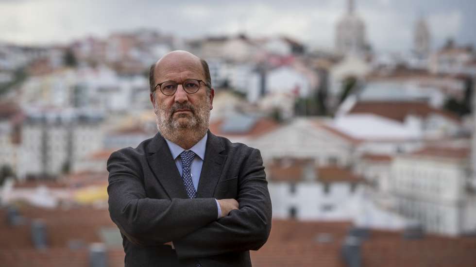 O ministro do Ambiente, João Pedro Matos Fernandes, em entrevista à Agência Lusa sobre os cinco anos do Acordo de Paris para o Clima, no Ministério do Ambiente, em Lisboa, 25 de novembro de 2020. (ACOMPANHA TEXTO DE 5/12/2020) JOSÉ SENA GOULÃO/LUSA