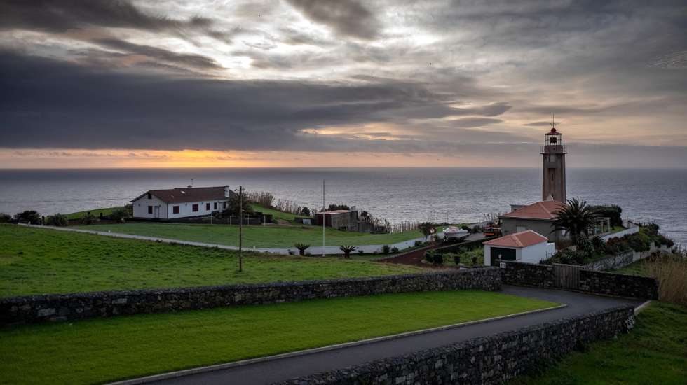 Freguesia de Ponta Garça, uma das duas freguesias que se encontram em cerca sanitária para tentar evitar a propagação da pandemia de covid-19 na ilha de São Miguel, Açores, 15 de janeiro de 2021. O secretário da Saúde do Governo dos Açores declarou hoje que as duas cercas sanitárias implementadas em São Miguel têm por objetivo "identificar e isolar" os casos de covid-19 e "garantir que a pandemia não se propaga". (ACOMPANHA TEXTO). EDUARDO COSTA/LUSA