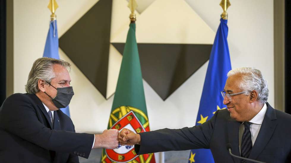 Argentine President Alberto Fernandez (L) and Portuguese Prime Minister Antonio Costa (R) during a press conference at the end of a meeting at Sao Bento Palace in Lisbon, Portugal, 10 May 2021. RODRIGO ANTUNES/LUSA