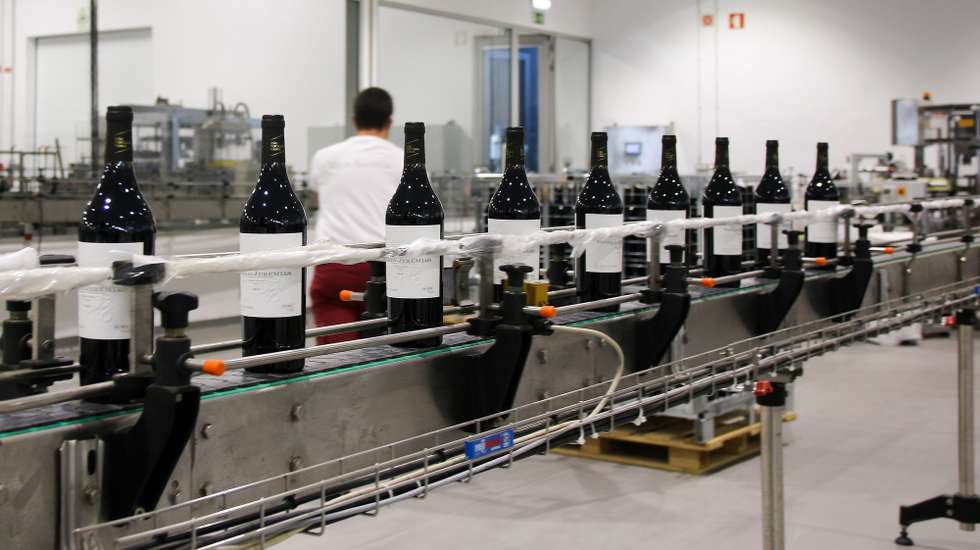 O grupo João Portugal Ramos lançou hoje uma edição limitada de cerca de 3.500 garrafas de vinho monocasta, produzido no Alentejo, com que procura conquistar “um público conhecedor”, 04 abril 2018. FRANCISCO PINTO / LUSA