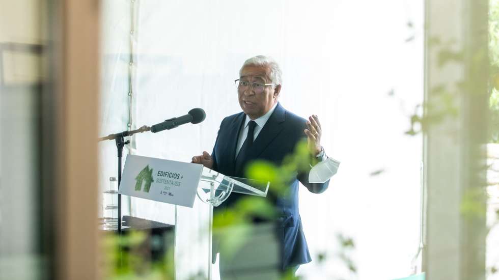 O primeiro-ministro, António Costa, discursa durante a cerimónia de apresentação do “Programa de apoio a edifícios mais sustentáveis 2021”, no Cacém, 22 de junho de 2021. JOSÉ SENA GOULÃO/LUSA