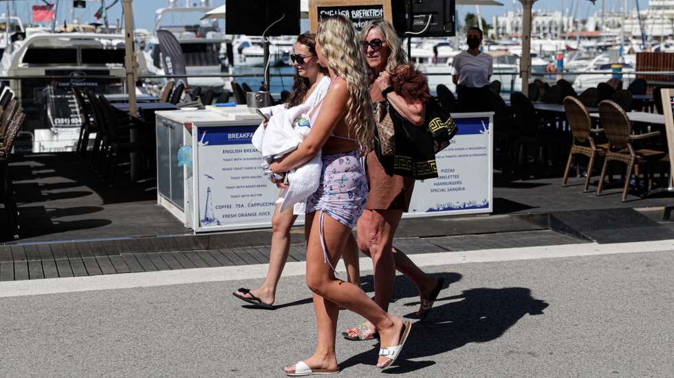 Turistas de férias no Algarve