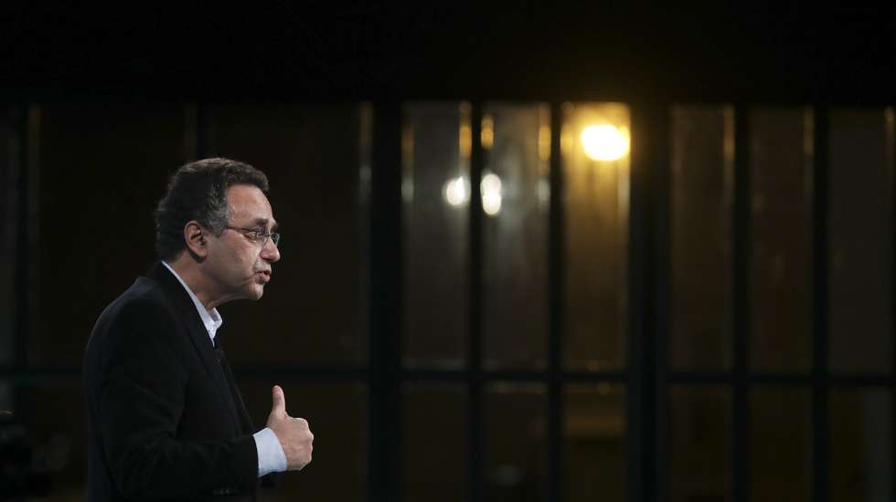 O coordenador do programa do Partido Socialista (PS), Porfirio Silva, durante a apresentação das linhas gerais do programa eleitoral, no qual constam as principais propostas com que o partido se apresenta às eleições legislativas, num teatro do Parque Mayer, em Lisboa, 03 de janeiro de 2022. TIAGO PETINGA/LUSA