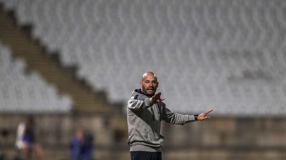 O treinador do Belenenses SAD, Franclim Carvalho, reage durante o jogo da 33ª da Primeira Liga de Futebol contra o Famalicão, disputado no Estádio Nacional do Jamor, em Oeiras, 09 de maio de 2022, JOSÉ SENA GOULÃO/LUSA