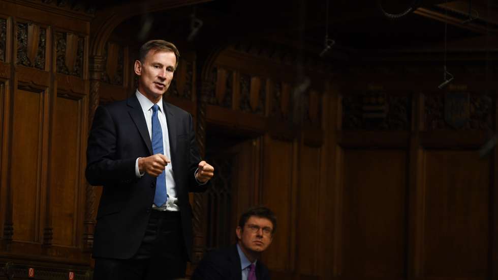 epa08722776 A handout photo made available by the UK Parliament shows British former Health Secretary Jeremy Hunt (L) during a statement on the coronavirus disease (COVID-19) in the House of Commons Chamber in London, Britain, 05 October 2020.  EPA/JESSICA TAYLOR / UK PARLIAMENT / HANDOUT MANDATORY CREDIT: UK PARLIAMENT HANDOUT EDITORIAL USE ONLY/NO SALES