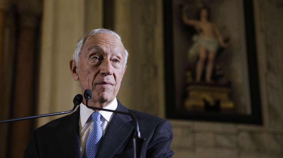 O Presidente da República, Marcelo Rebelo de Sousa, intervém na sessão de encerramento do 4.º Encontro Nacional de Cuidadores Informais, organizado pela Câmara Municipal de Leiria, em parceria com a Panóplia de Heróis - Associação Nacional de Cuidadores Informais, em Leiria, 05 de novembro de 2022. PAULO CUNHA/LUSA