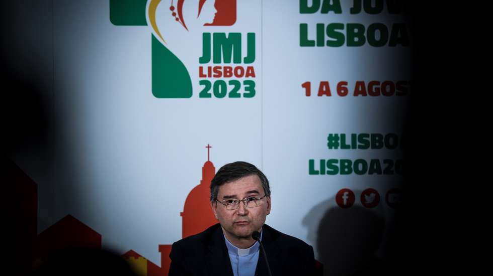 O bispo auxiliar de Lisboa e presidente da Fundação Jornada Mundial da Juventude, Américo Aguiar, fala numa conferência de imprensa sobre a polémica com a construção do altar-palco no Parque Tejo, na sede em Lisboa, 26 de janeiro de 2023. TIAGO PETINGA/LUSA