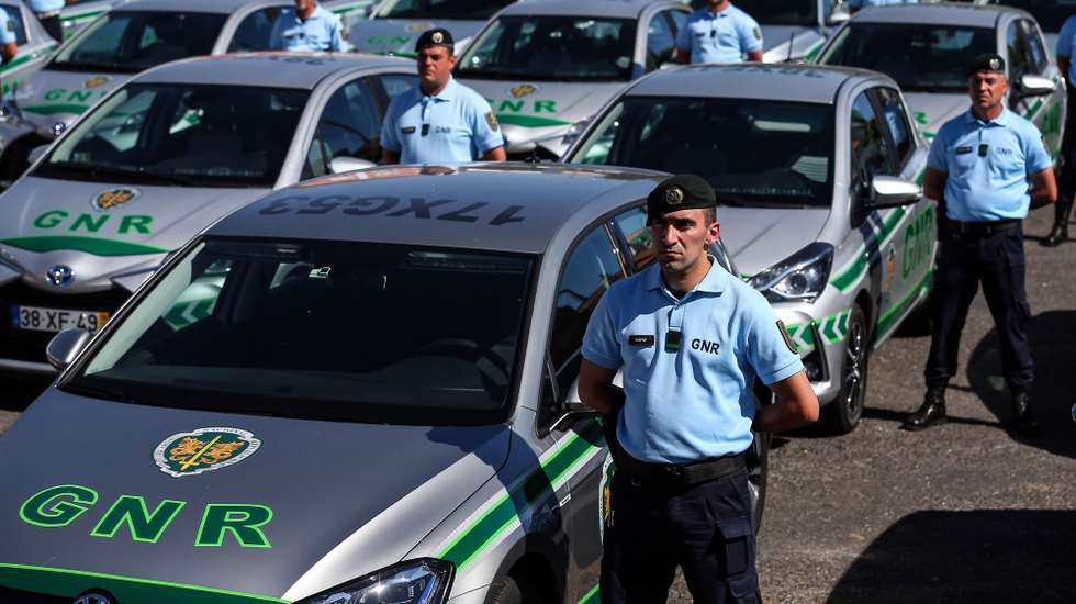 Agentes da GNR durante a cerimónia de entrega à GNR de 224 novas viaturas, que se destinam às componentes Territorial, Policiamento Comunitário, Trânsito, Intervenção e Investigação Criminal. Vendas Novas, 12 de junho de 2019. NUNO VEIGA/LUSA