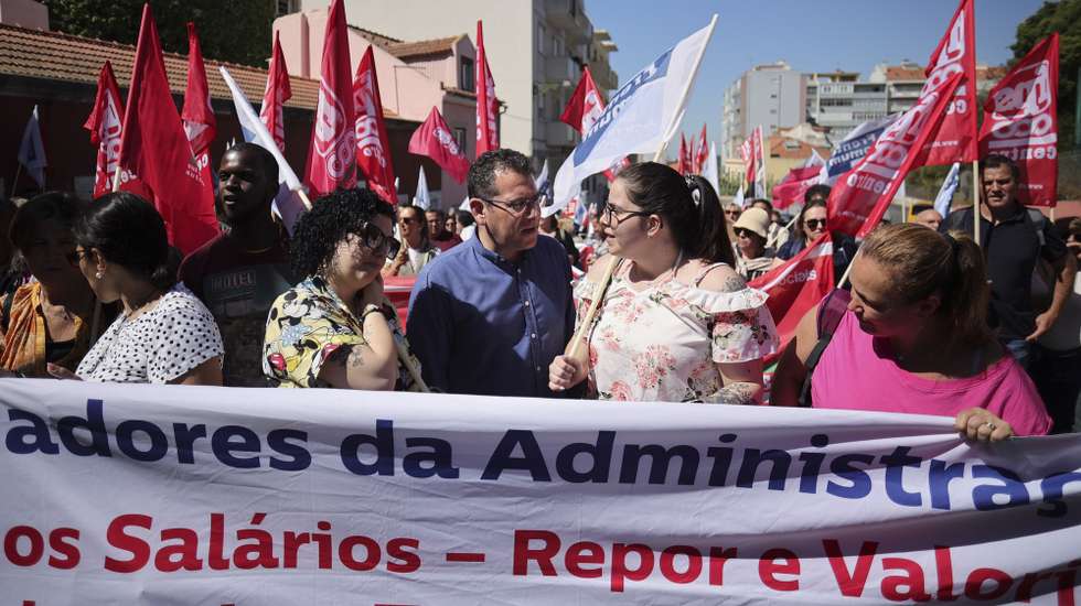 Trabalhadores da função pública aumentam para 738.168 no 3.º trimestre, revela DGAEP