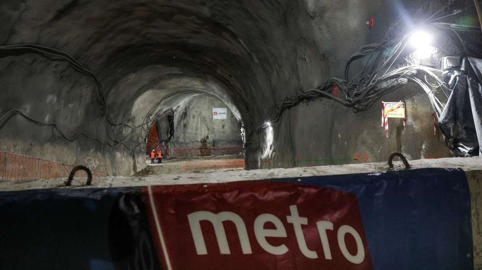Visita às obras para a construção da futura estação Estrela da linha Circular do Metro de Lisboa que contou hoje com a presença do ministro do Ambiente e da Ação Climática, Duarte Cordeiro, Lisboa, 28 de fevereiro de 2023. TIAGO PETINGA/LUSA