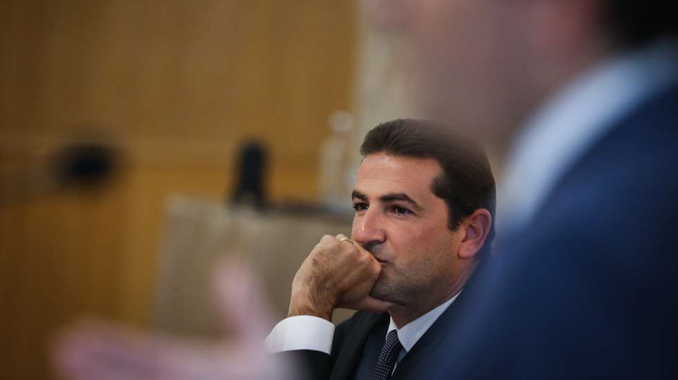 O secretário-geral do Partido Social Democrata (PSD), Hugo Soares, durante o inicio das jornadas parlamentares do partido, subordinadas ao tema “Acreditar em Portugal”, em Lisboa, 17 de outubro de 2022. RODRIGO ANTUNES/LUSA