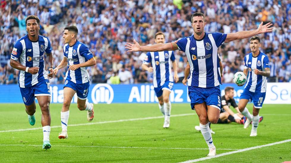 Iván Marcano reforçou a posição de defesa com mais golos da história do FC Porto naquele que foi o 250.º jogo pelos dragões