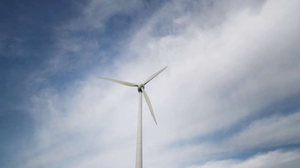 epa07995315 A wind generator of wind energy manufacturer Enercon near Aurich, northern Germany, 14 November 2019. Enercon intends to cut 3,000 jobs, mostly in Aurich and Magdeburg. According to media reports, the production of rotor blades is to be transferred abroad.  EPA/FOCKE STRANGMANN